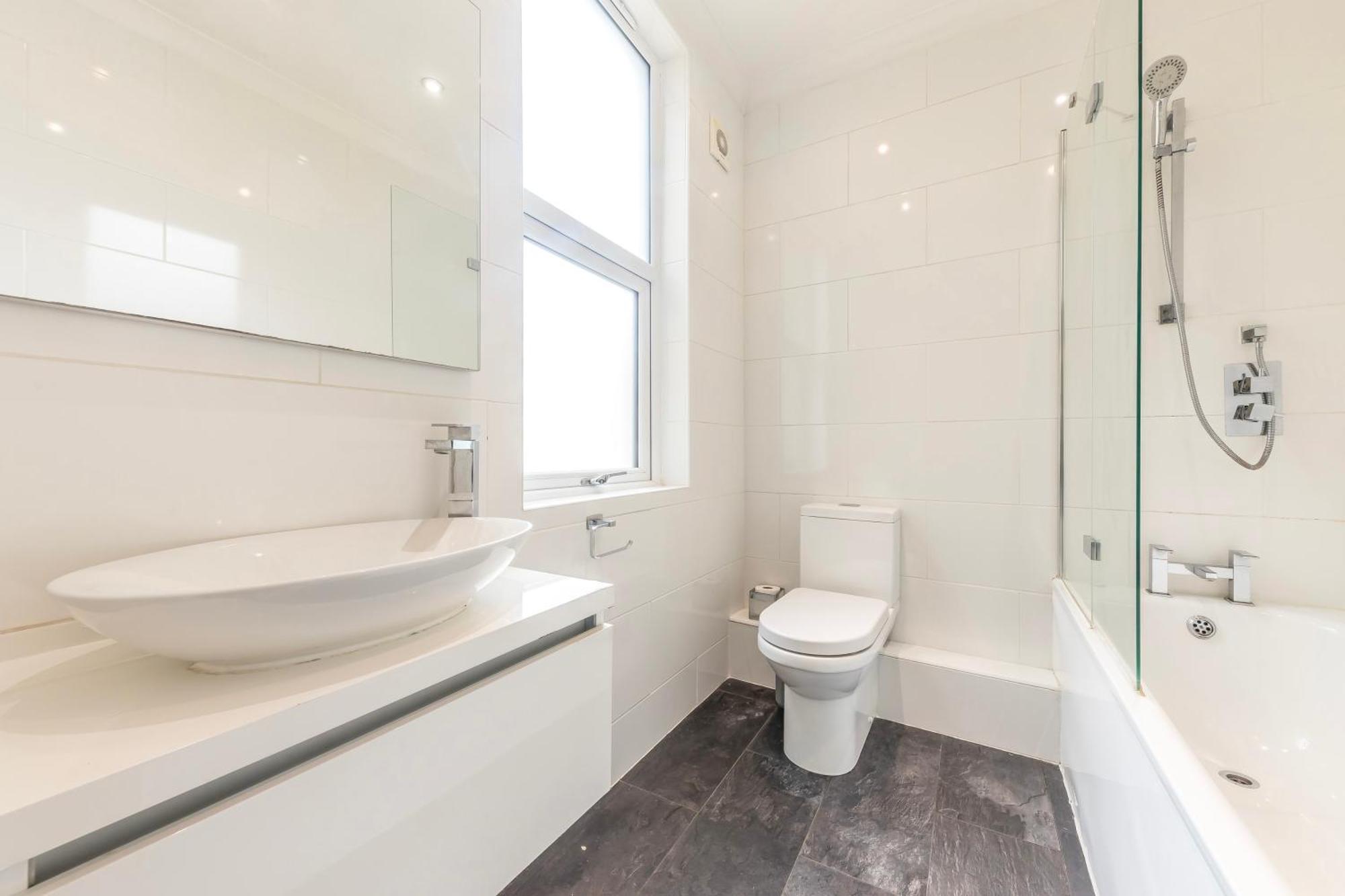 Stylish & Spacious 3 Bed Victorian House Sleeps Up To 7 - Near O2, Museums, Excel, Mazehill Station 12 Mins Direct Into London Bridge Exterior photo